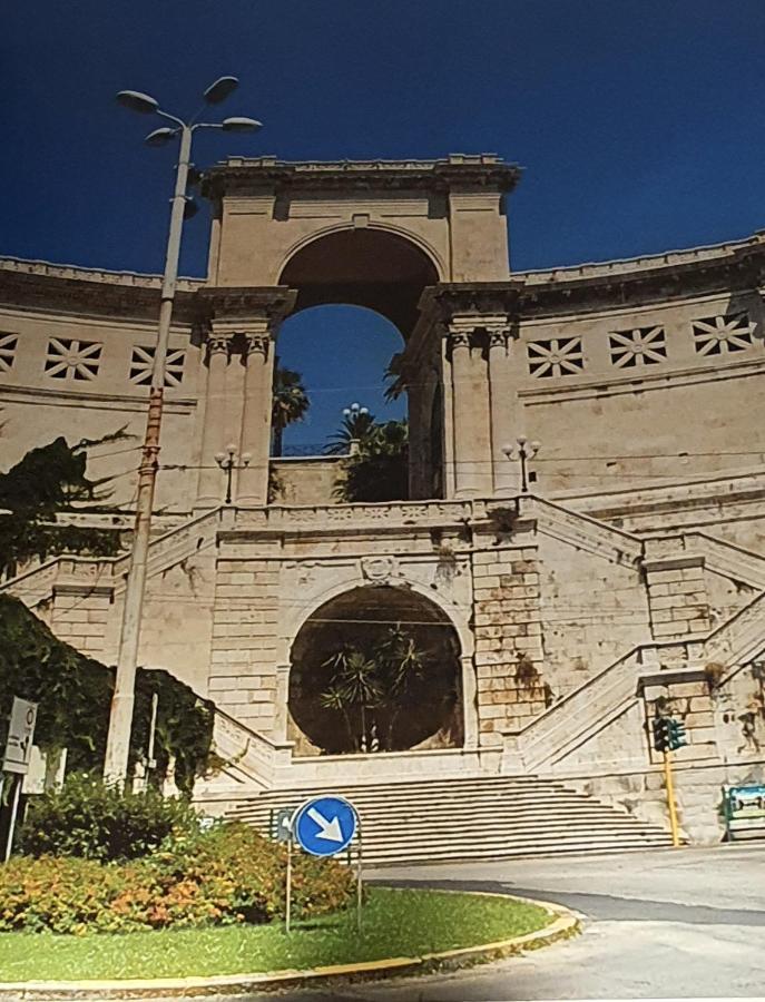 Piazza Martiri Rooms Cagliari Zewnętrze zdjęcie